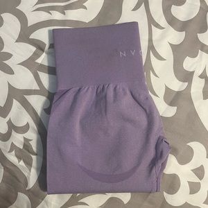 Lavender NVGTN contour seamless leggings in size SMALL